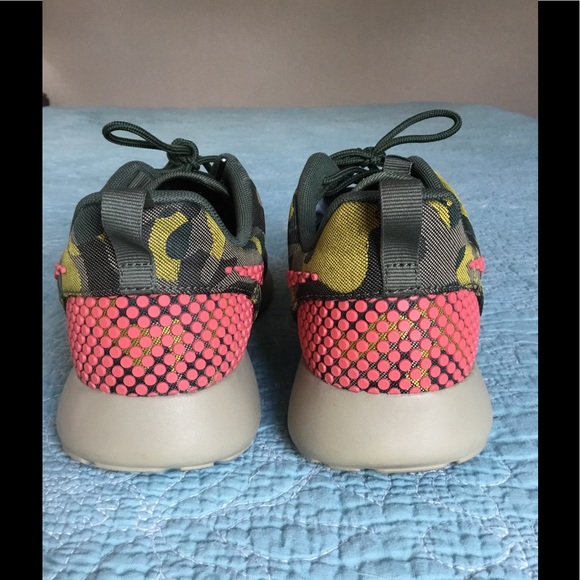 Nike Roche One Premium Plus Sneakers - Picture 4 of 5